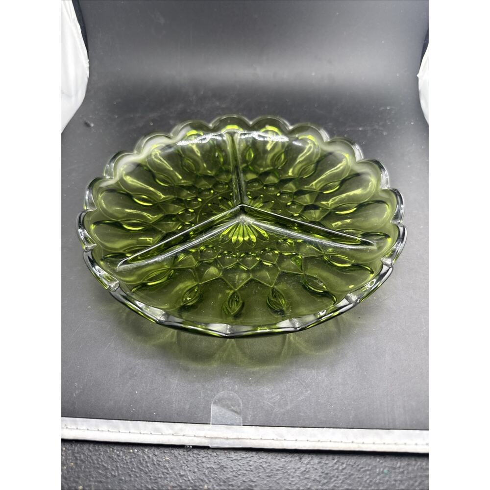 vintage Anchor Hocking "Fairfield" pattern 3-part divided relish Avacado Green